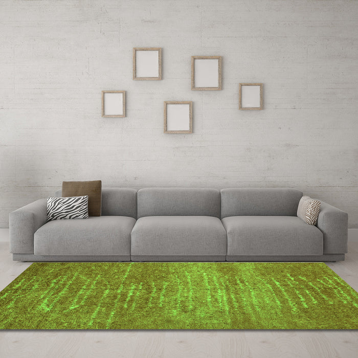 Machine Washable Abstract Green Contemporary Area Rugs in a Living Room,, wshcon1020grn