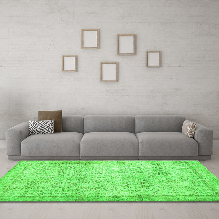 Machine Washable Abstract Green Contemporary Area Rugs in a Living Room,, wshcon1023grn
