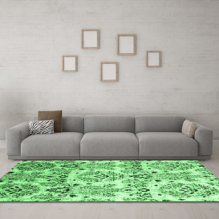 Machine Washable Abstract Emerald Green Contemporary Area Rugs in a Living Room,, wshcon1029emgrn