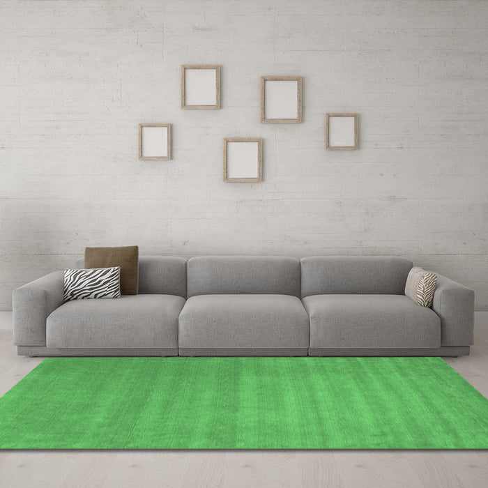 Machine Washable Abstract Emerald Green Contemporary Area Rugs in a Living Room,, wshcon102emgrn