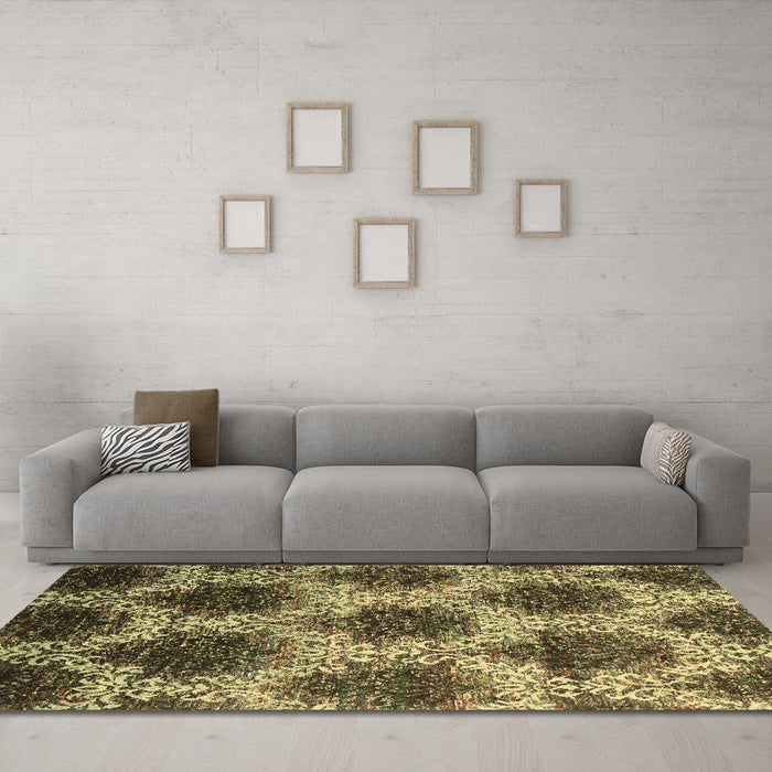 Machine Washable Abstract Brown Contemporary Rug in a Living Room,, wshcon1032brn
