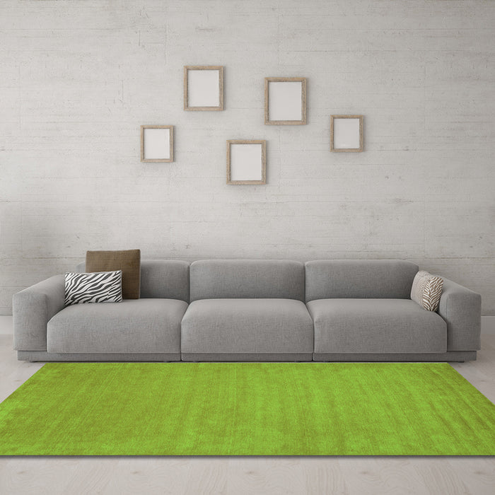 Machine Washable Abstract Green Contemporary Area Rugs in a Living Room,, wshcon104grn