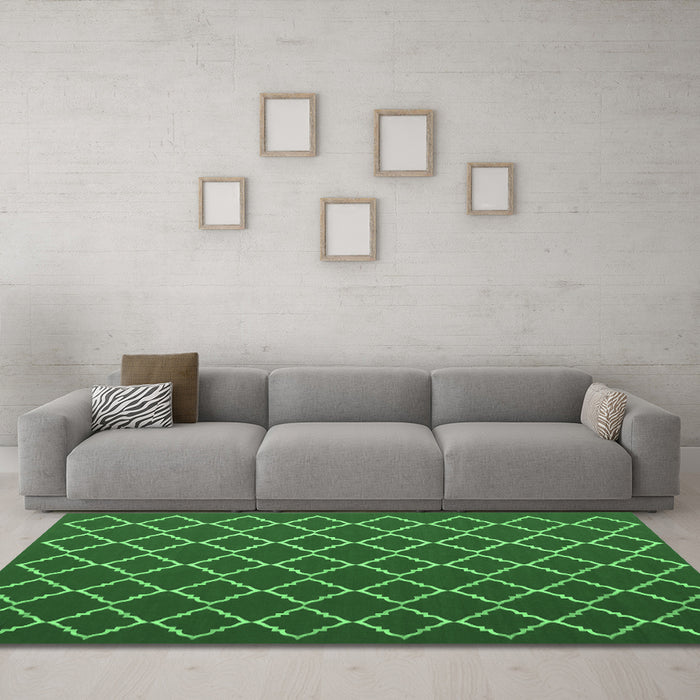 Machine Washable Trellis Emerald Green Modern Area Rugs in a Living Room,, wshcon1054emgrn
