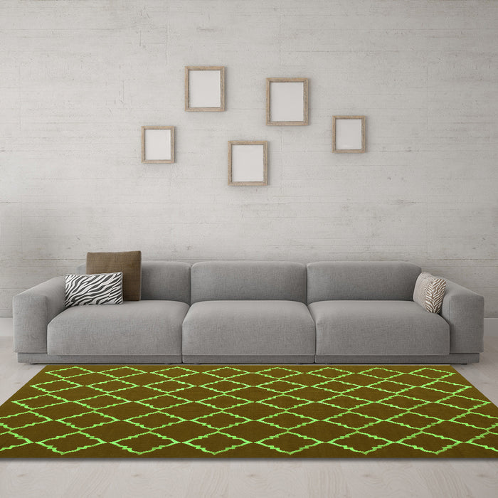 Machine Washable Trellis Green Modern Area Rugs in a Living Room,, wshcon1054grn