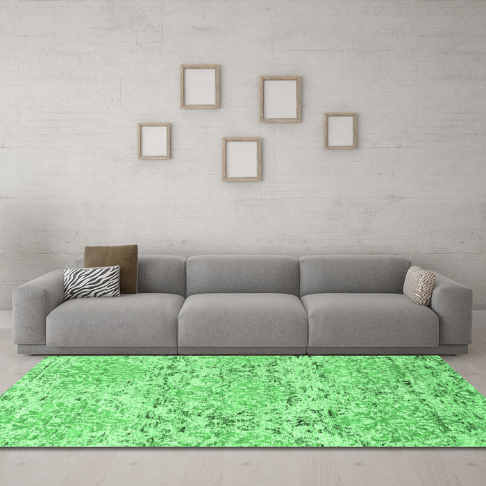 Machine Washable Abstract Emerald Green Contemporary Area Rugs in a Living Room,, wshcon1062emgrn