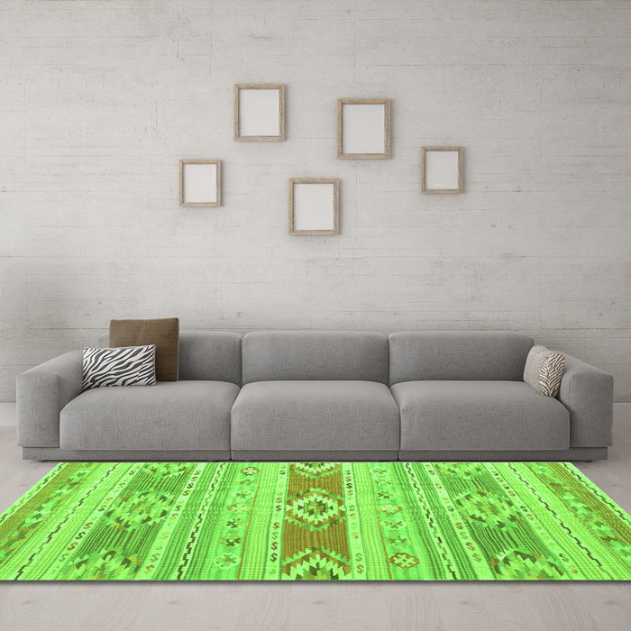 Machine Washable Abstract Green Contemporary Area Rugs in a Living Room,, wshcon1063grn