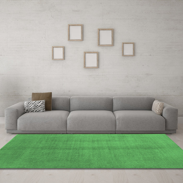 Machine Washable Abstract Emerald Green Contemporary Area Rugs in a Living Room,, wshcon1068emgrn