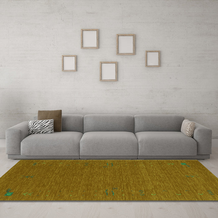 Machine Washable Abstract Green Contemporary Area Rugs in a Living Room,, wshcon1071grn