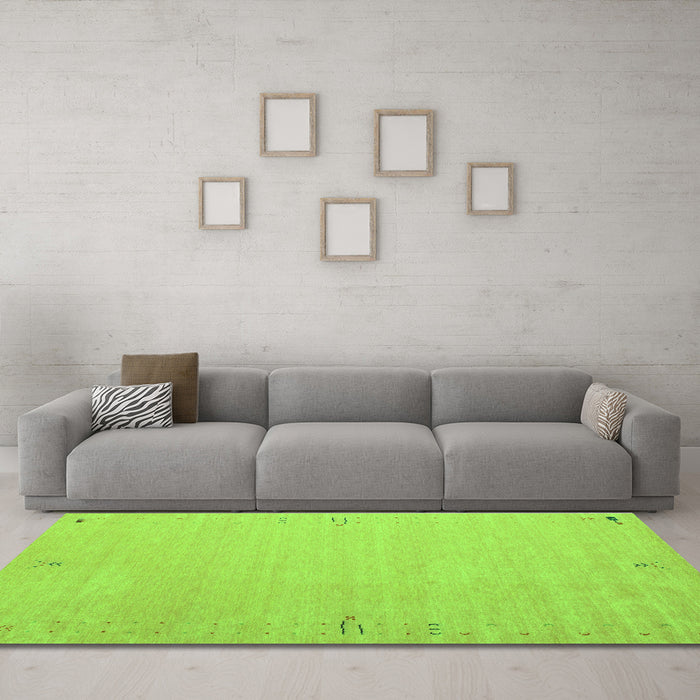 Machine Washable Abstract Green Contemporary Area Rugs in a Living Room,, wshcon1079grn