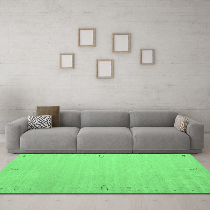 Machine Washable Abstract Emerald Green Contemporary Area Rugs in a Living Room,, wshcon1079emgrn