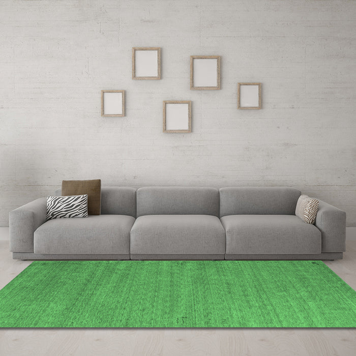 Machine Washable Abstract Emerald Green Contemporary Area Rugs in a Living Room,, wshcon1083emgrn