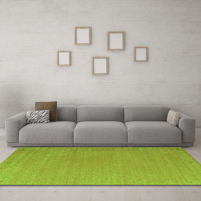 Machine Washable Abstract Green Contemporary Area Rugs in a Living Room,, wshcon1084grn