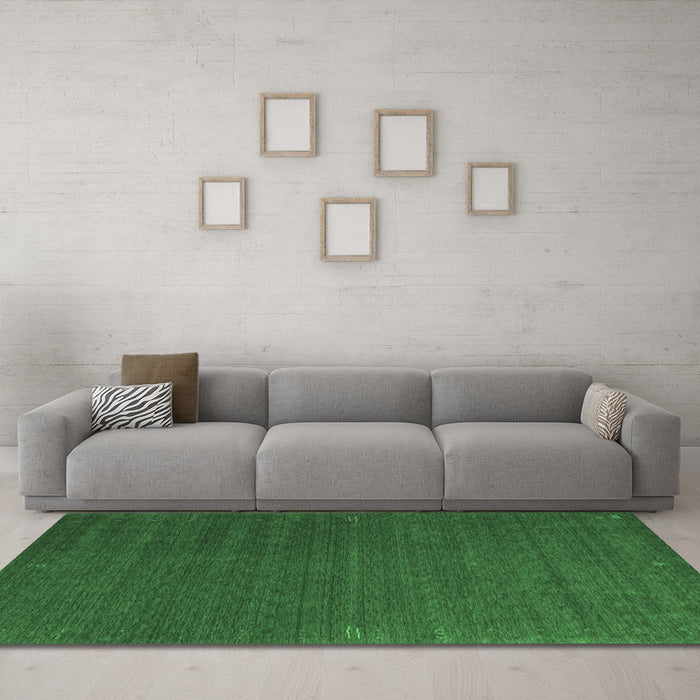 Machine Washable Abstract Emerald Green Contemporary Area Rugs in a Living Room,, wshcon1085emgrn