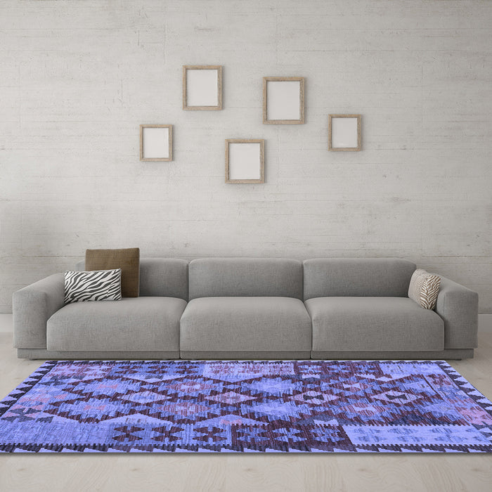 Machine Washable Oriental Blue Traditional Rug in a Living Room, wshcon1100blu