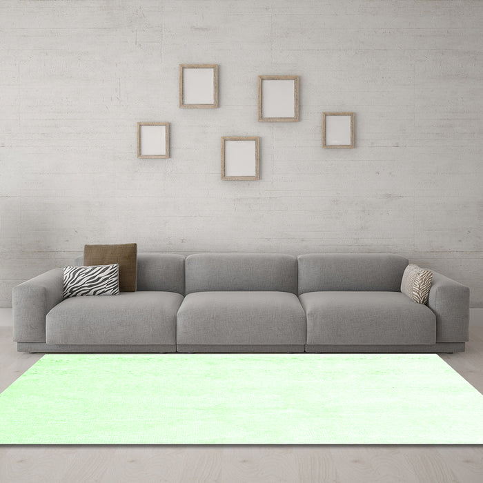 Machine Washable Solid Green Modern Area Rugs in a Living Room,, wshcon1104grn