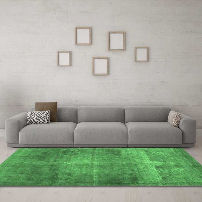 Machine Washable Abstract Emerald Green Contemporary Area Rugs in a Living Room,, wshcon1105emgrn