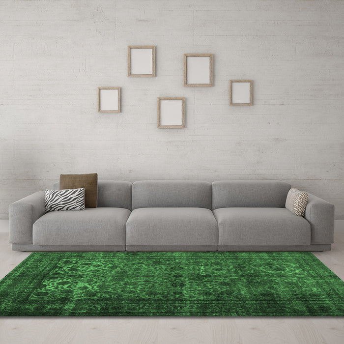 Machine Washable Abstract Emerald Green Contemporary Area Rugs in a Living Room,, wshcon1111emgrn