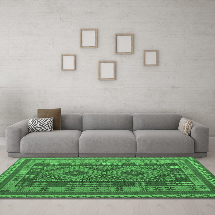 Machine Washable Oriental Emerald Green Traditional Area Rugs in a Living Room,, wshcon1114emgrn
