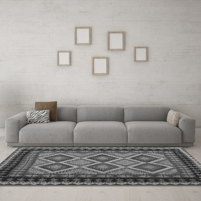 Machine Washable Oriental Gray Traditional Rug in a Living Room,, wshcon1118gry