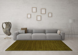 Machine Washable Abstract Green Contemporary Area Rugs in a Living Room,, wshcon111grn