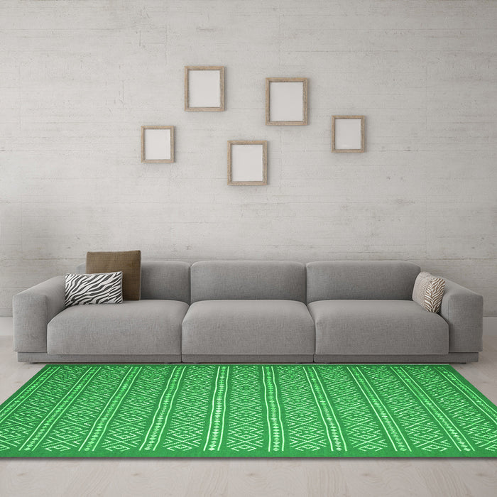 Machine Washable Abstract Green Contemporary Area Rugs in a Living Room,, wshcon1120grn