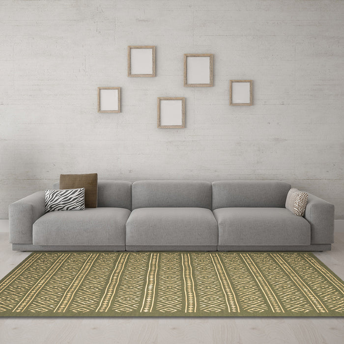 Machine Washable Abstract Brown Contemporary Rug in a Living Room,, wshcon1120brn