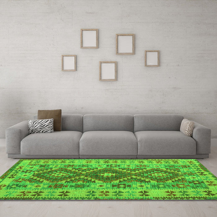 Machine Washable Abstract Green Contemporary Area Rugs in a Living Room,, wshcon1127grn