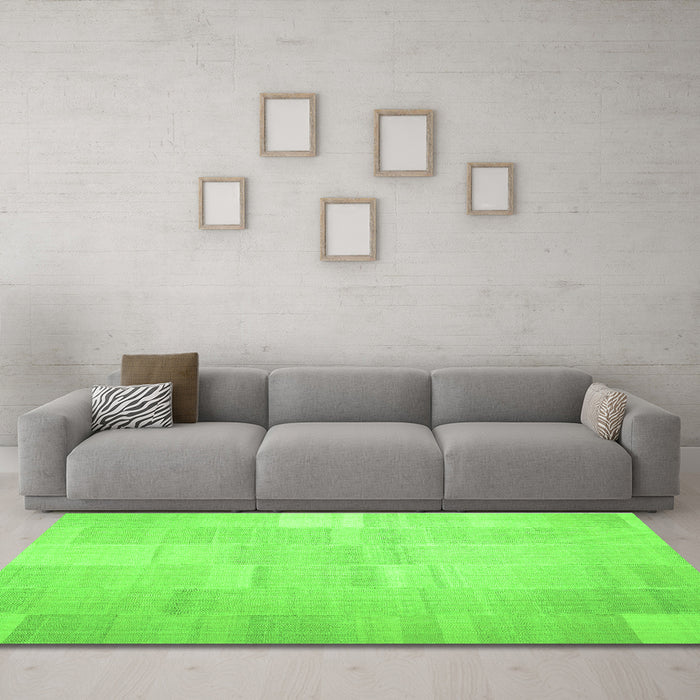 Machine Washable Solid Green Modern Area Rugs in a Living Room,, wshcon1128grn