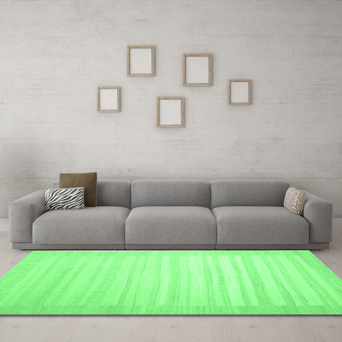 Machine Washable Abstract Emerald Green Contemporary Area Rugs in a Living Room,, wshcon1131emgrn