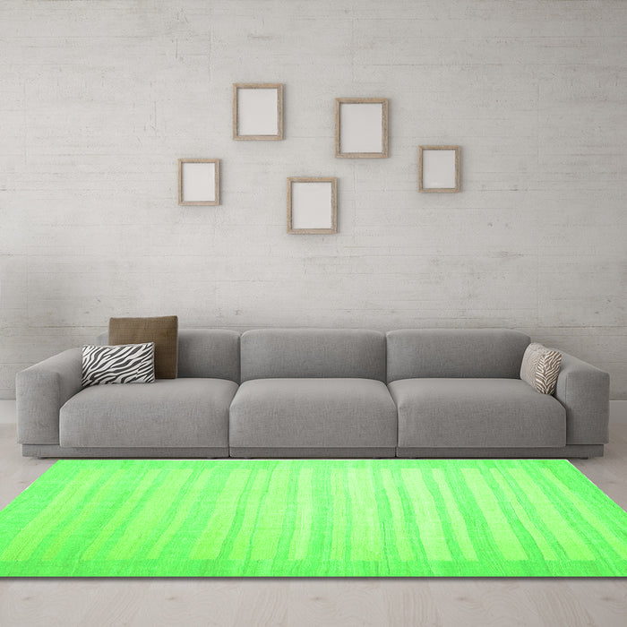 Machine Washable Abstract Green Contemporary Area Rugs in a Living Room,, wshcon1131grn