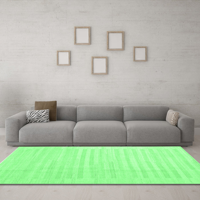 Machine Washable Abstract Emerald Green Contemporary Area Rugs in a Living Room,, wshcon1135emgrn