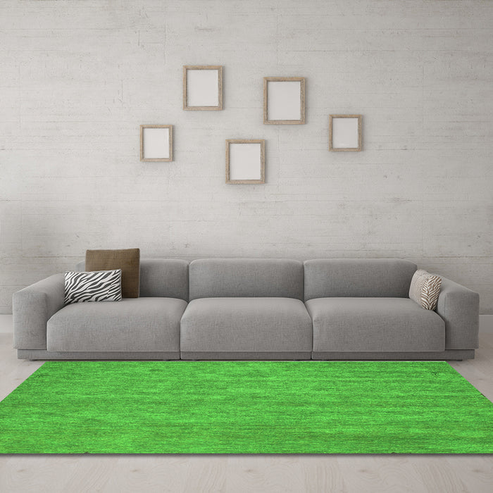 Machine Washable Abstract Green Contemporary Area Rugs in a Living Room,, wshcon1138grn