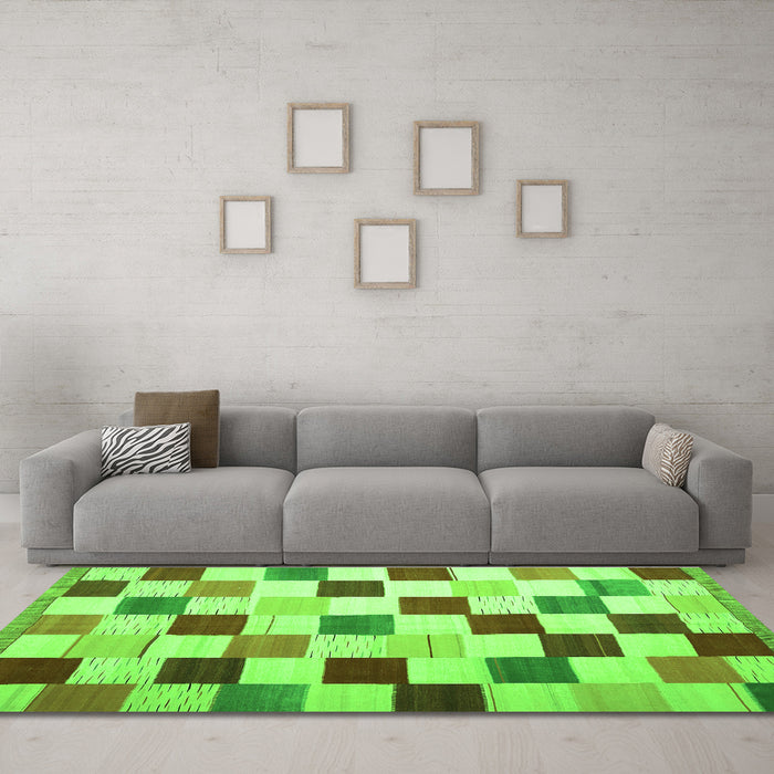 Machine Washable Checkered Green Modern Area Rugs in a Living Room,, wshcon1148grn