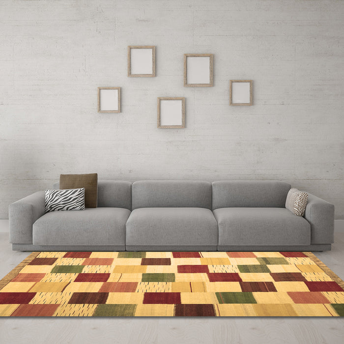 Machine Washable Checkered Brown Modern Rug in a Living Room,, wshcon1148brn