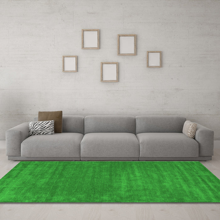 Machine Washable Abstract Green Contemporary Area Rugs in a Living Room,, wshcon114grn