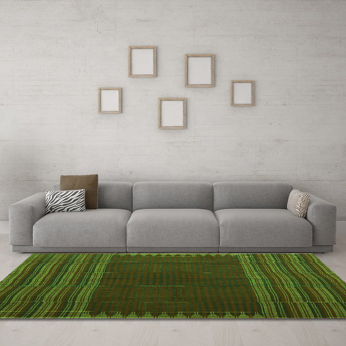 Machine Washable Oriental Green Traditional Area Rugs in a Living Room,, wshcon1150grn