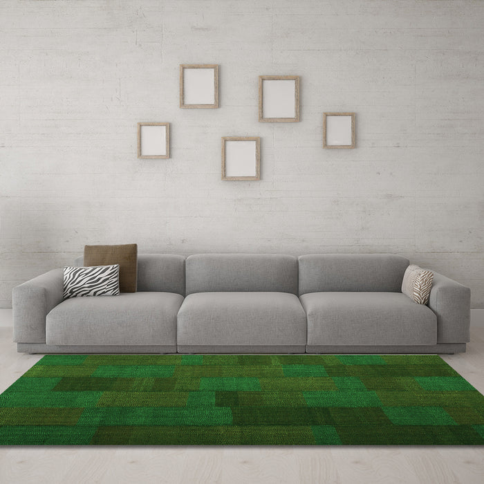 Machine Washable Abstract Green Contemporary Area Rugs in a Living Room,, wshcon1157grn