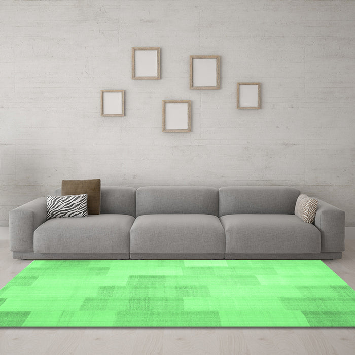 Machine Washable Solid Emerald Green Modern Area Rugs in a Living Room,, wshcon1159emgrn