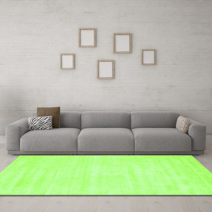 Machine Washable Abstract Green Contemporary Area Rugs in a Living Room,, wshcon115grn