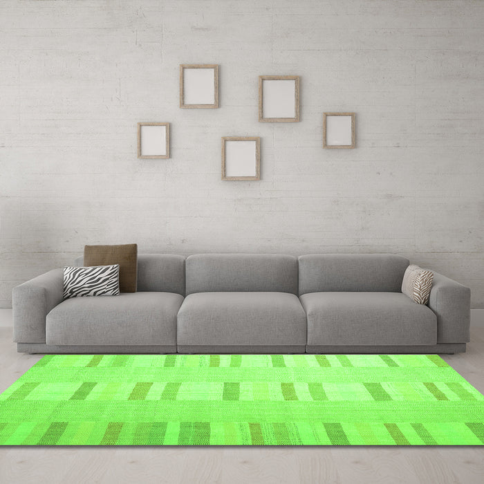 Machine Washable Solid Green Modern Area Rugs in a Living Room,, wshcon1160grn