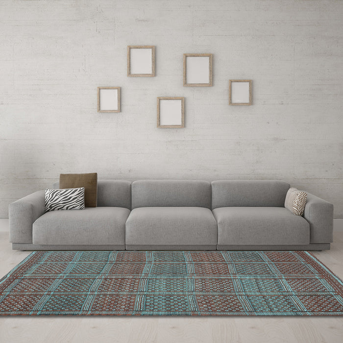 Machine Washable Oriental Light Blue Traditional Rug in a Living Room, wshcon1161lblu