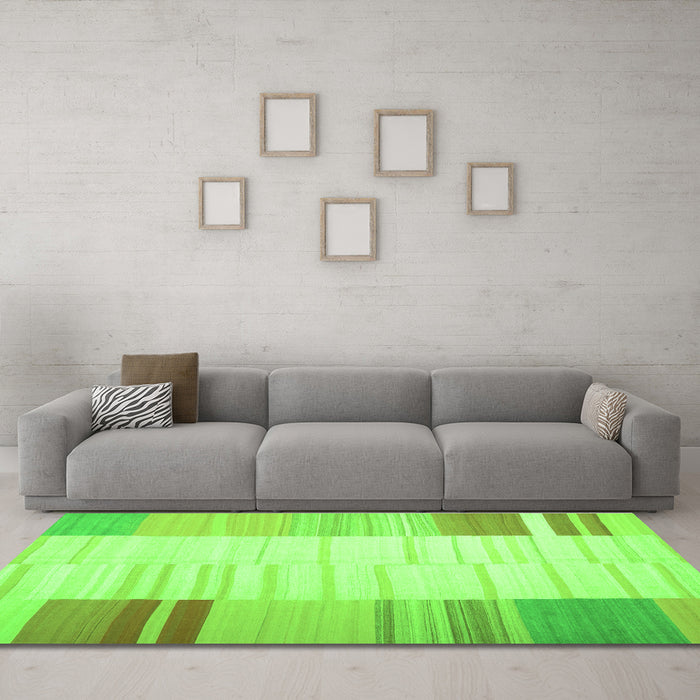Machine Washable Abstract Green Contemporary Area Rugs in a Living Room,, wshcon1165grn