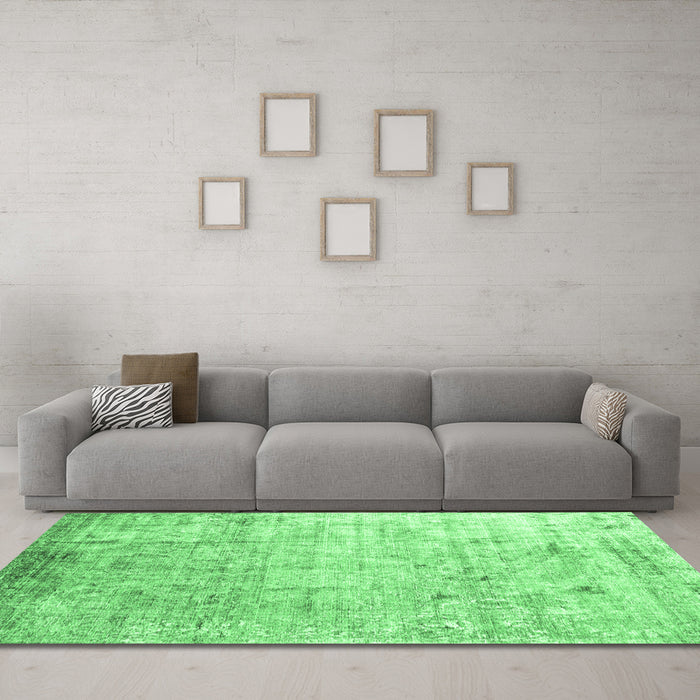 Machine Washable Abstract Emerald Green Contemporary Area Rugs in a Living Room,, wshcon1168emgrn