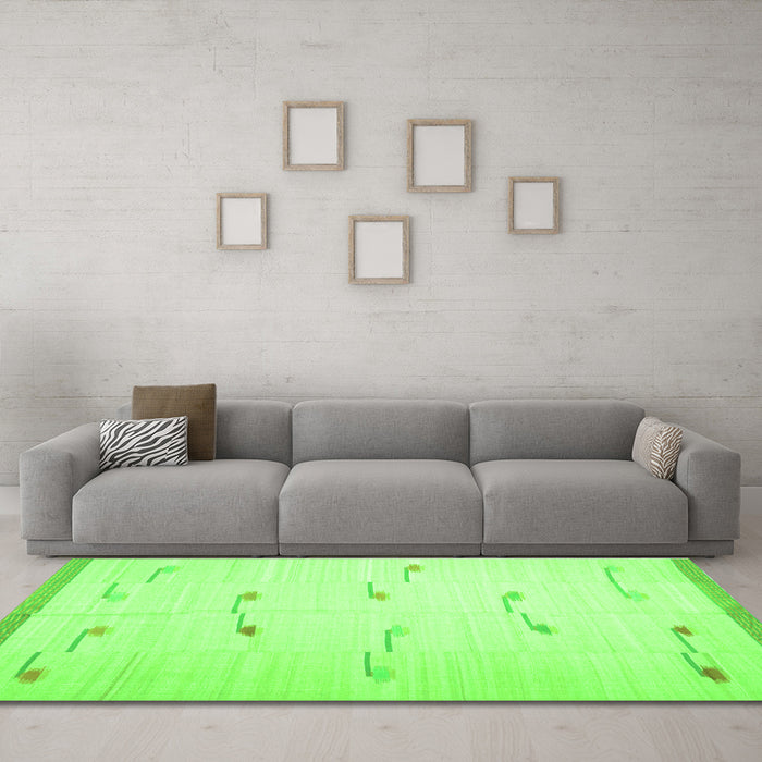 Machine Washable Solid Green Modern Area Rugs in a Living Room,, wshcon1171grn