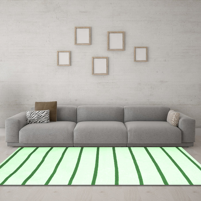 Machine Washable Solid Emerald Green Modern Area Rugs in a Living Room,, wshcon1179emgrn