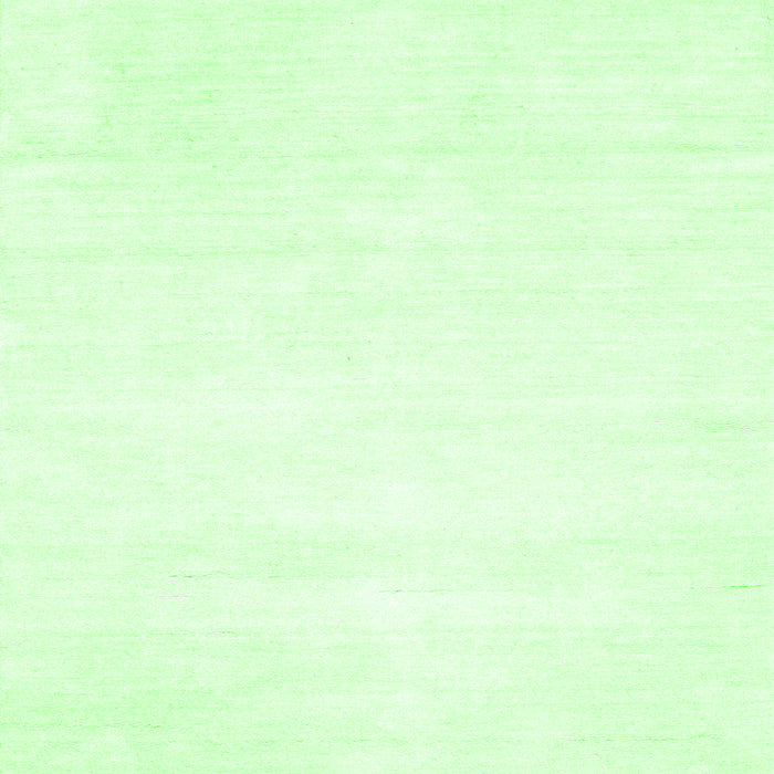 Serging Thickness of Machine Washable Solid Green Modern Area Rugs, wshcon117grn