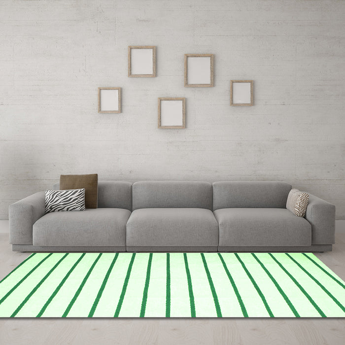 Machine Washable Solid Green Modern Area Rugs in a Living Room,, wshcon1180grn
