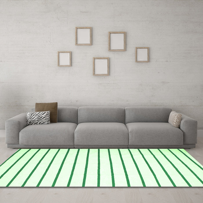 Machine Washable Solid Green Modern Area Rugs in a Living Room,, wshcon1182grn