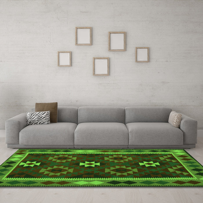 Machine Washable Oriental Green Traditional Area Rugs in a Living Room,, wshcon1188grn