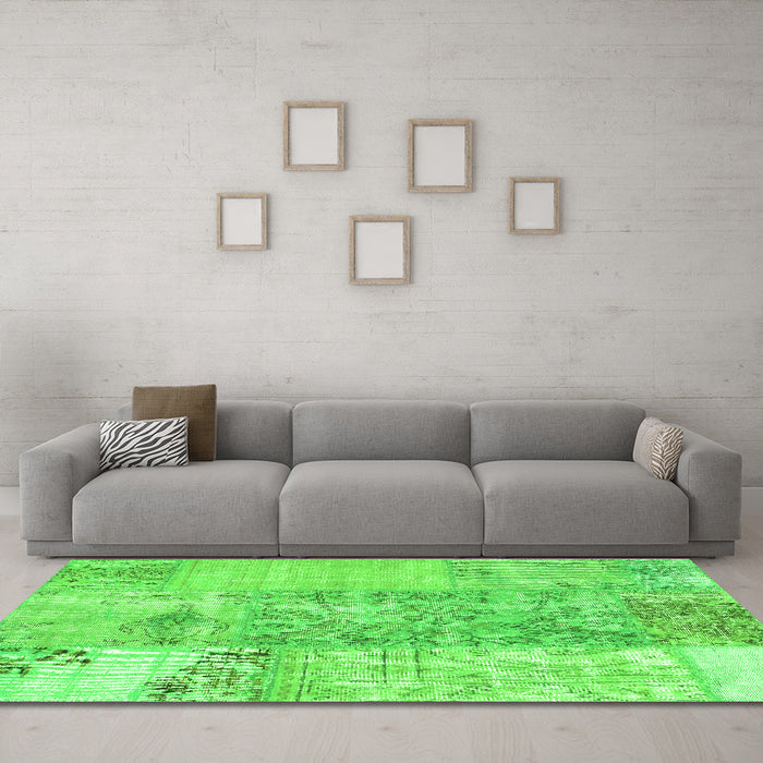 Machine Washable Patchwork Green Transitional Area Rugs in a Living Room,, wshcon1189grn